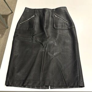 Zara Basic Black Leather High Waisted Pencil Skirt Size Medium
2398/030/800